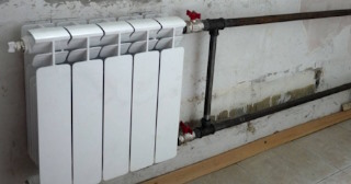 Установка биметаллических радиаторов отопления в квартире в Арсеньеве - от 2108 руб.